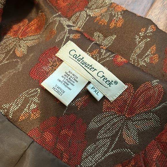 Coldwater Creek Red and Tan Trench Coat with Vintage Floral Design - Picture 3 of 6